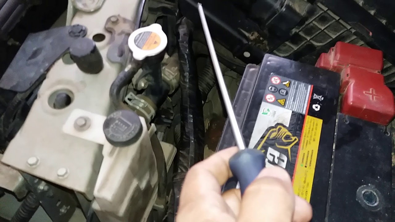 Nissan Versa March Sentra 1.0 1.6 2.0 16v Expulsando Jogando Água Pela Tampa Do Radiador!