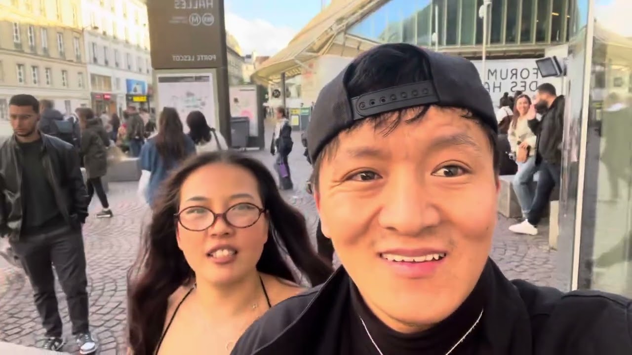 His reaction when suddenly random girls approached him 🤣 | day out for date