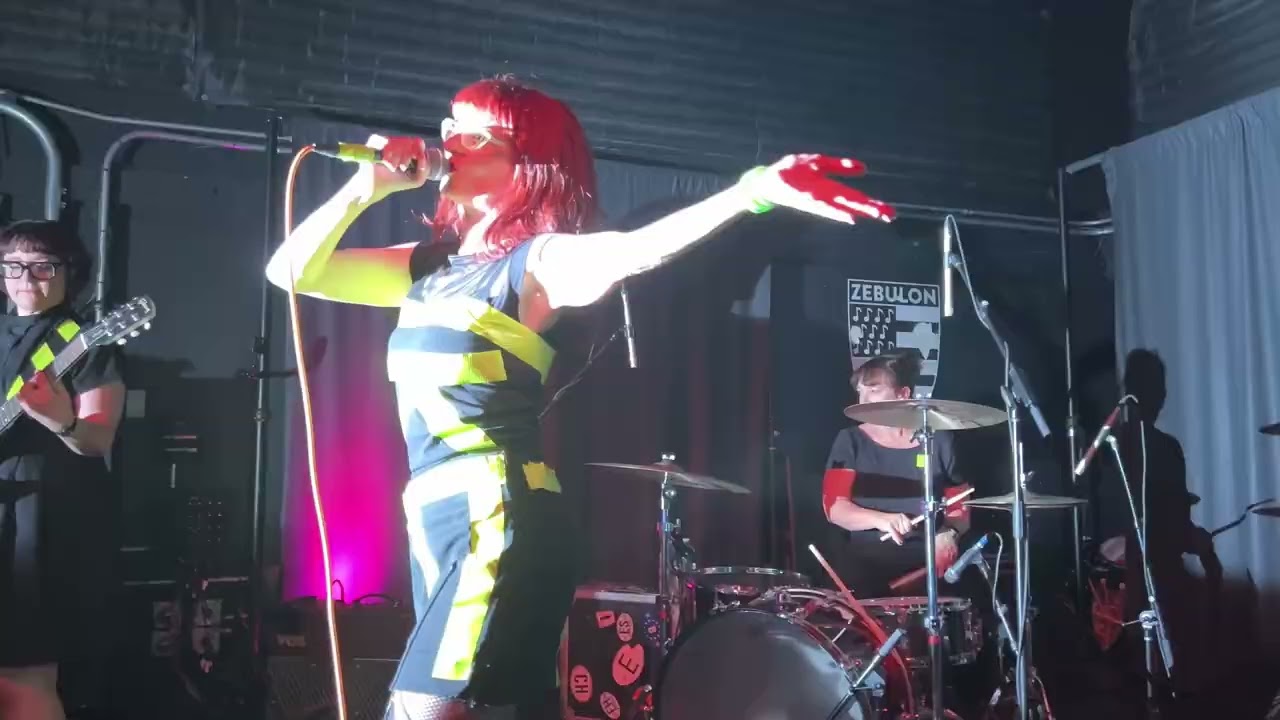 Bratmobile - "I'm In The Band"