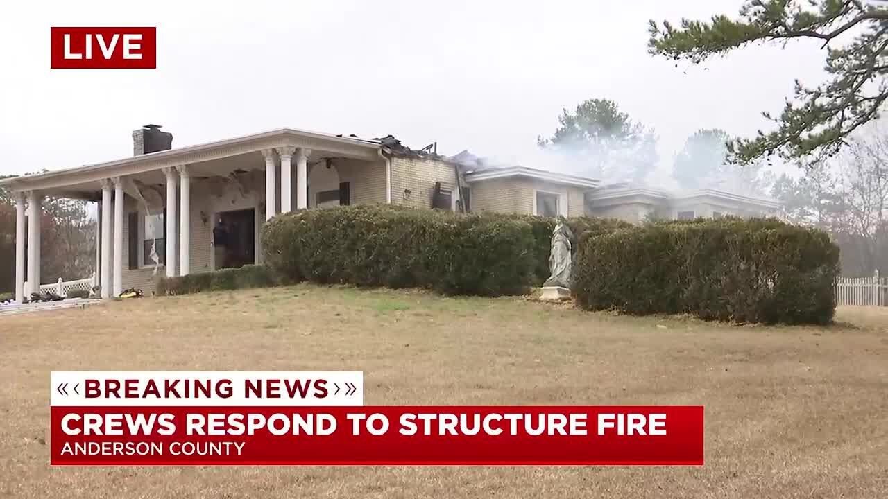 Crews respond to structure fire in Anderson County - YouTube