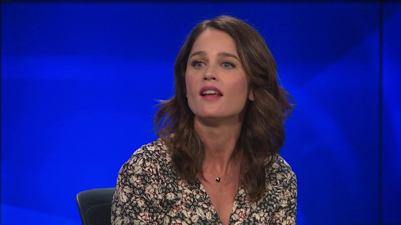 2018 robin tunney Looking Glass