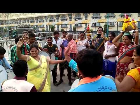 Beautiful Aunty Amazing Dance In Village Festivals