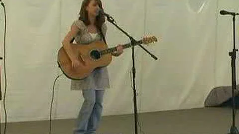 Heather Mullins singing Black Horse and a Cherry T...