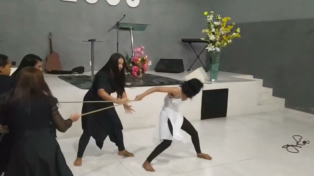 peça teatral - Diz (Gabriela Rocha)