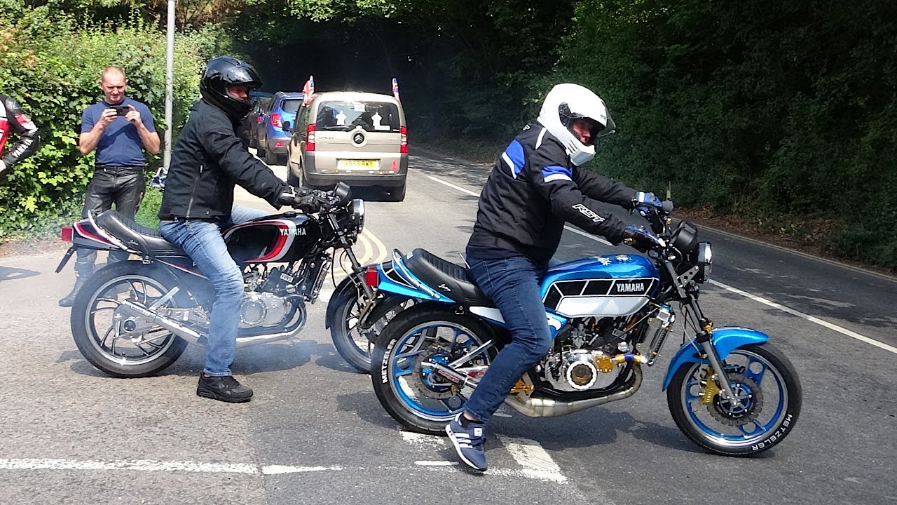 MOTORBIKES CLASSIC.2-STROKE,RETRO.1946 AJS 497cc,Yamaha RD 350
