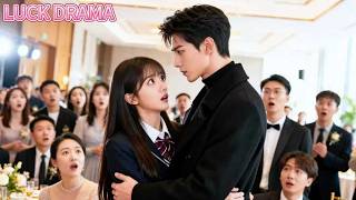 鄉下女孩參加比賽竟被主辦刁難，怎料無人敢惹的禁欲冷面霸總竟徑直走向女孩，下一秒總裁一聲“老婆”眾人瞬間傻眼！【全集】#一口氣看完 #甜寵 #CEO #虐戀 #處子血 #處女 #初夜 screenshot 2