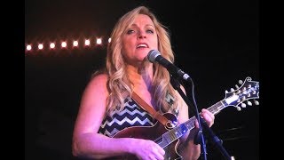 Video thumbnail of "Rhonda Vincent - When The Grass Grows Over Me"