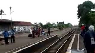 DownloadArgo dwipangga at stasiun Klaten MP3 MP4 Argo dwipangga at stasiun Klaten