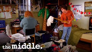 Axl Has The Worst College Roommate The Middle