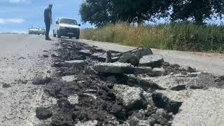 Nuevas imágenes del destrozo del asfalto de la vía que une Vilaxuste con Portomarín