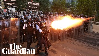 Tens of thousands protesters and police in hong kong are facing off
over changes that would allow extradition to the chinese mainland.
hundreds protest...