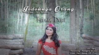 Download Lagu KURNIA DEWI - JODOHNYA ORANG (Official Music Video) MP3 Download Lagu KURNIA DEWI - JODOHNYA ORANG (Official Music Video) MP3