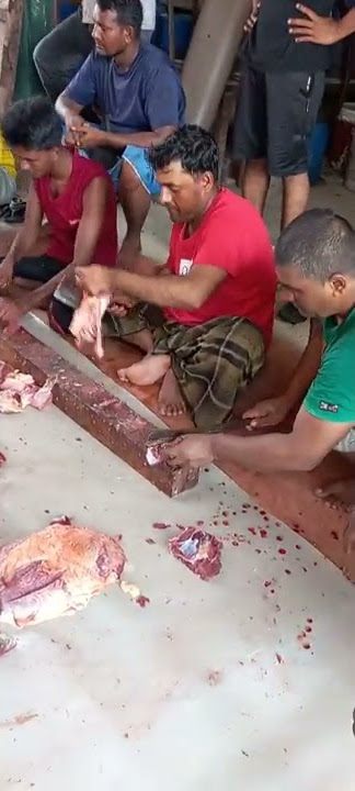 berkongsi potong lembu
