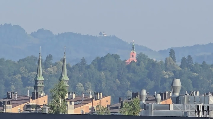 2025-06-15 LJUBLJANA Doma TAM s podstrešja ob 7:00 (že kar toplo, s sončkom obsijano)