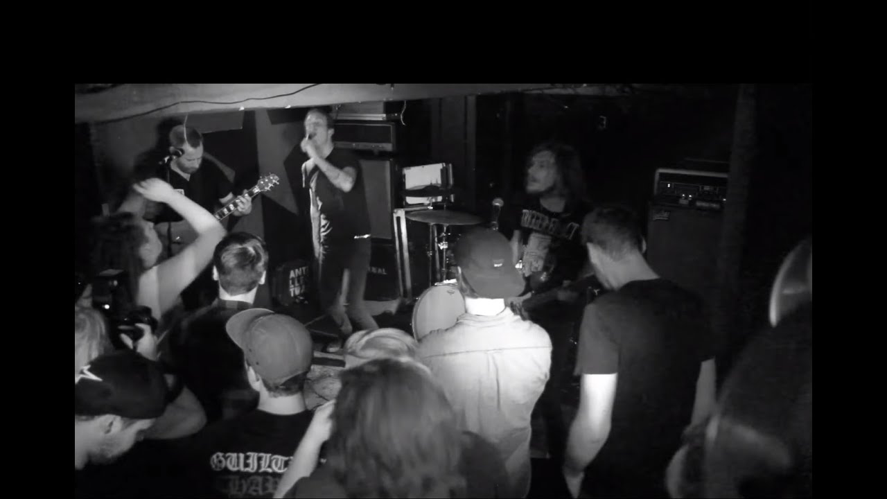 在 YouTube 上觀看「Antillectual - Waves (Live at Friends First Fest, guest vocals by Yvo)」 在 YouTube 上觀看「Antillectual - Waves (Live at Friends First Fest, guest vocals by Yvo)」