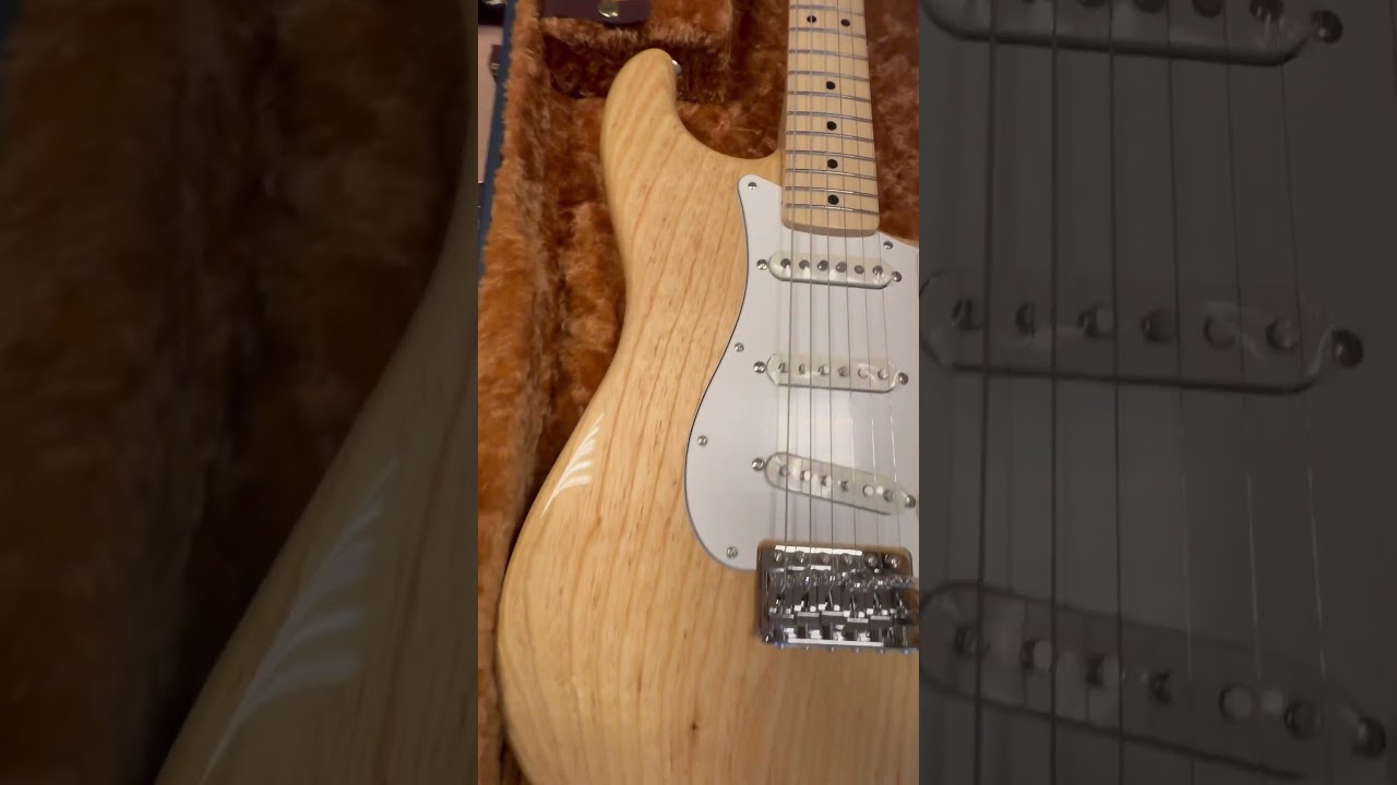 Fender Japan Traditional II 70s Stratocaster Electric Guitar