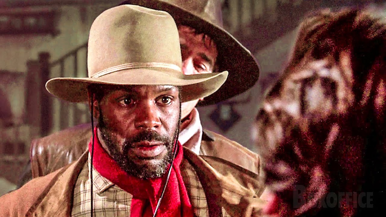 Non si scherza con quel cowboy nero | Silverado | Clip in Italiano