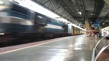 Pune Twins With 22119 CSMT-KRMI Tejas Express Skipping Bhandup