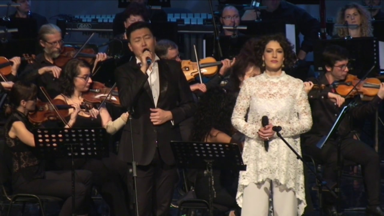 Fang Shuang & Ionela Mani - Romania (Foaie verde plop uscatu)