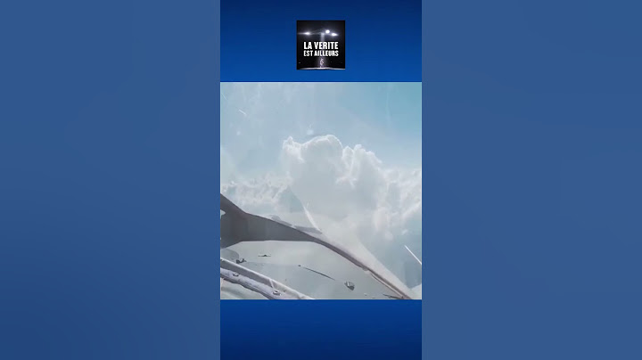 ★ OVNI filmé par un Pilote depuis le cockpit de son Avion ! - Suisse 2018
