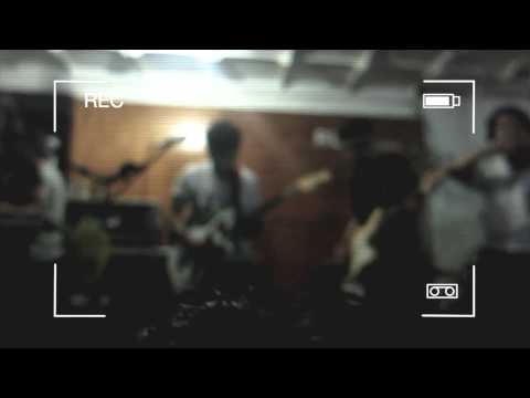 L'Alphalpha - Future Days (Live at Holy Market)