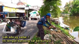 Gak normal! Mancing panen bandeng di sungai liaran