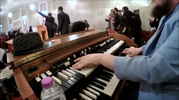 Bump/Praise Break/Shout - COGIC District Service - Dan Spiffy Neuman on organ