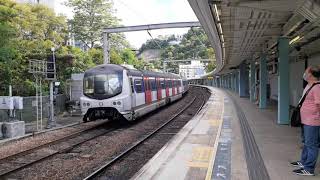 【三列MLR繁忙的一天】港鐵 ERL MLR (E26/E1+E8/E69+E72/E7) 先後駛經，駛入，並駛離大學站一號及二號月台 (往上水及紅磡方向)
