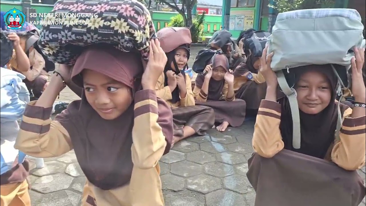 LATIHAN EVAKUASI MANDIRI SD NEGERI MONGGANG