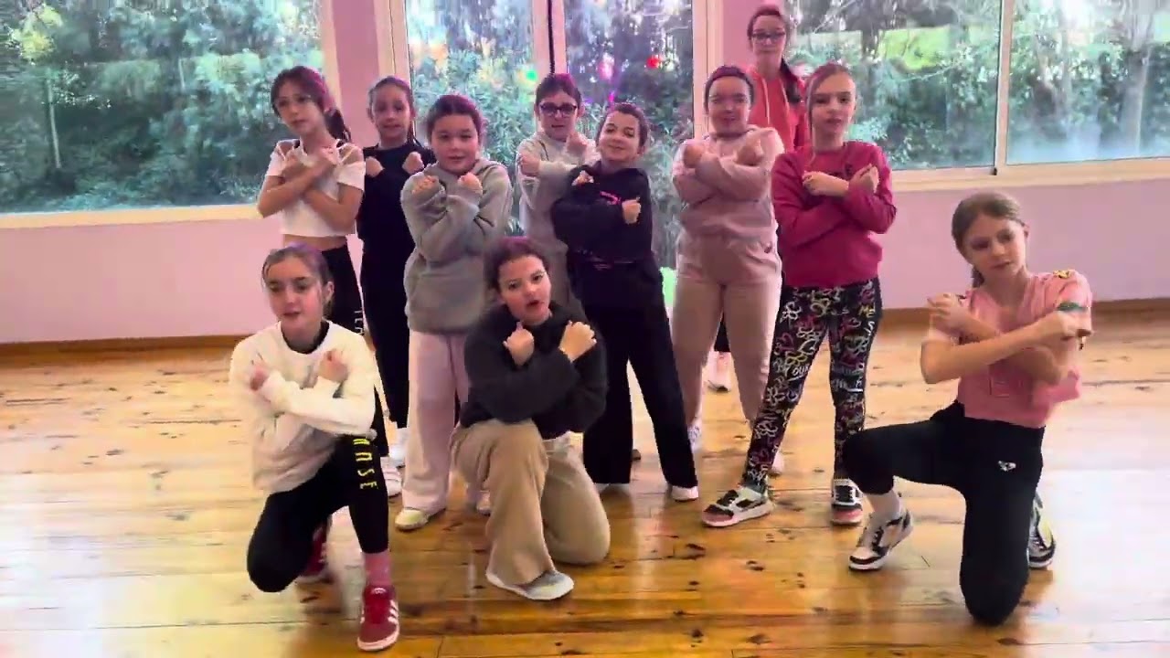 Cours Street School 2 ( 9•10 ans ) du mercredi 13h30 ￼