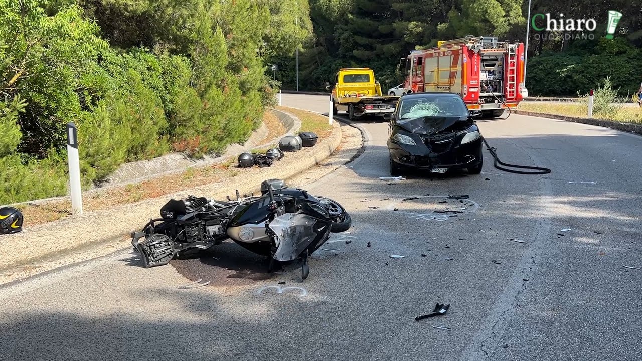 Scontro frontale tra auto e moto sulla rampa della Trignina: un ferito ...