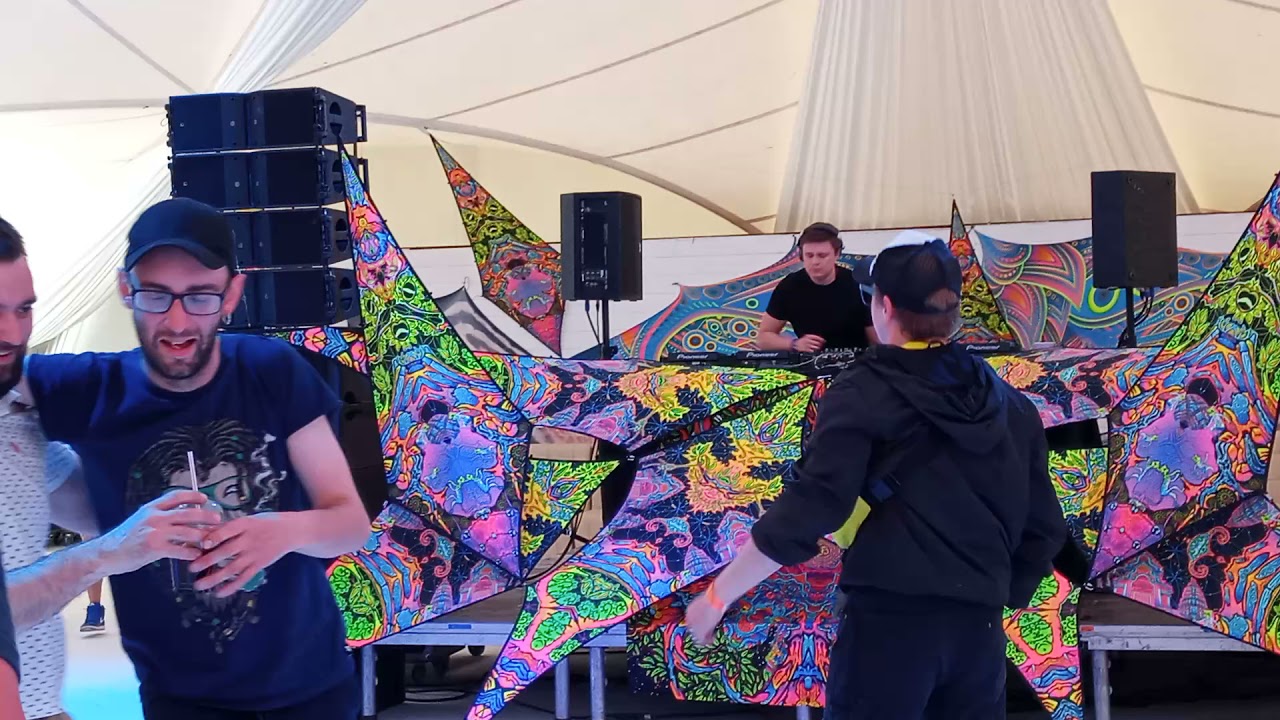 Hanuman DJ-Stage Psytrance UV-Decoration