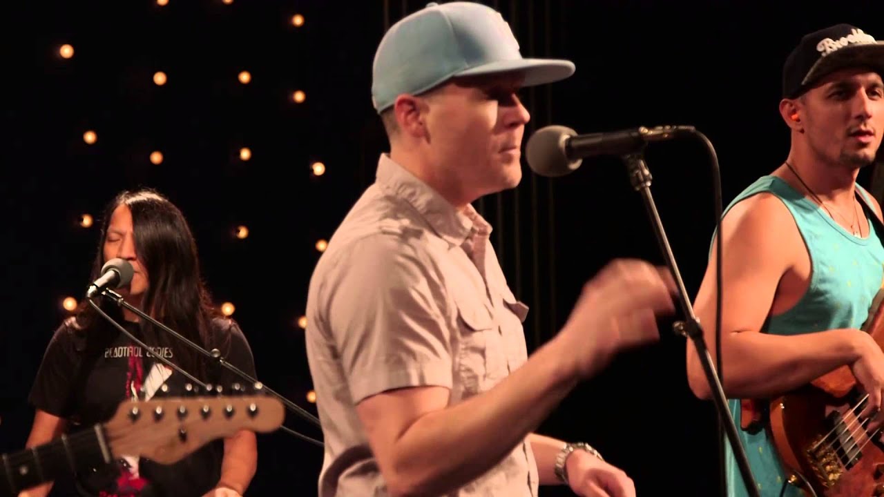 Regardez Pomeroy - 'Pivotal Thing' | The Bridge 909 in Studio sur YouTube Regardez Pomeroy - 'Pivotal Thing' | The Bridge 909 in Studio sur YouTube