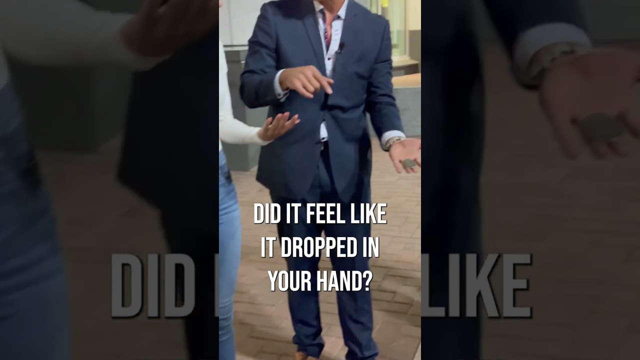 ✨She didnt believe the magic so she inspected my hands 😂 