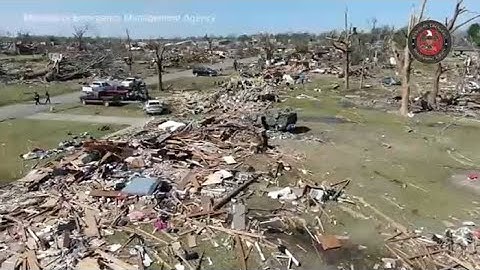 Mississippi rescuers search for survivors of deadly EF-4 tornado