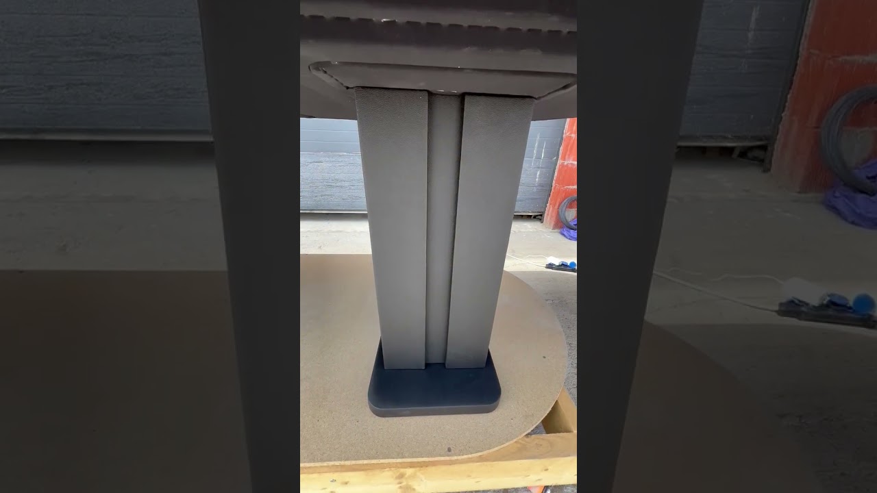 How do you find this poker table? Do you need one like this? www.customtables.eu 