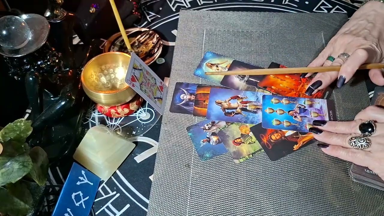 КТО ЗА ТОБОЙ  СЛЕДИТ  И С КАКОЙ ЦЕЛЬЮ♥️♠️🥸👈