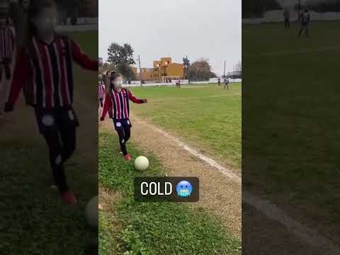Do NOT play with her! 💪😤