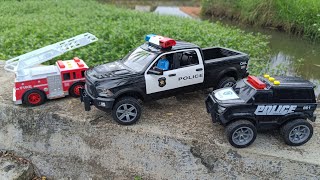 Unboxing Mainan Mobil Polisi