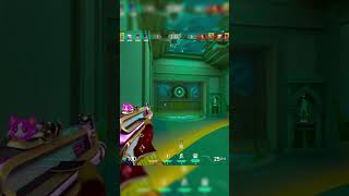 ŞU KUTU İYİ Kİ VAR #valorant #valorantclips #valorantlive