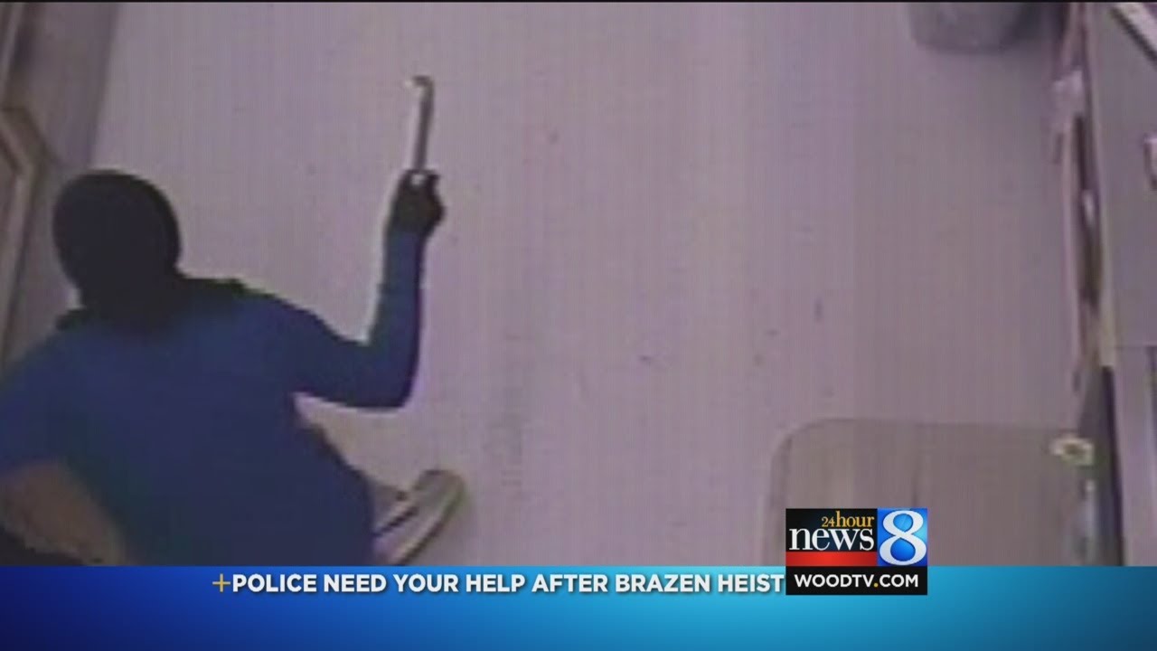 Walmart arson, iPad theft caught on tape