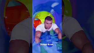Atrapado en un Tobogán de Agua 😨