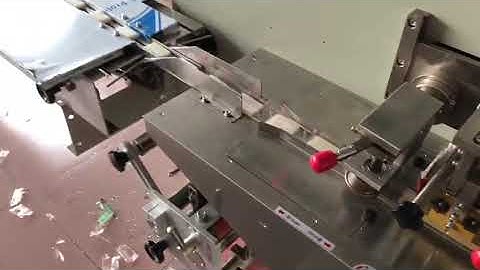automatic feeding biscuits flow wrapping machine