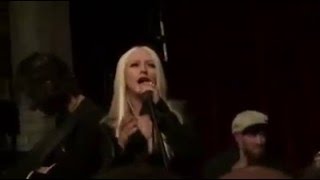 Christina Aguilera - Mother (Linda Perry "Hands Of Love" Party, 5/Jan/16) (Facebook) Wealth