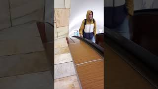 Жизнь в Питере. Устроился на работу и жду своего помощника, который работает полный день.