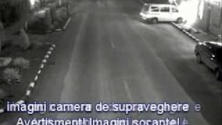 ORRIBILE INCIDENTE IN ROMANIA furgone contro passanti in bicicletta IMMAGINI IN DIRETTA video