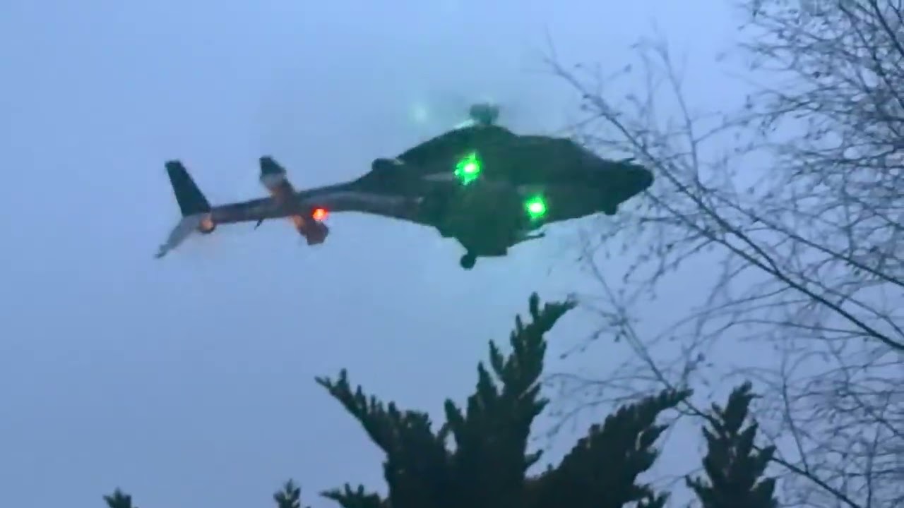 First evening fight 😛🚁🏴󠁧󠁢󠁷󠁬󠁳󠁿yuxiang #airwolf #helicopter #helicopterrc #rchelicopter #bell222 🚁