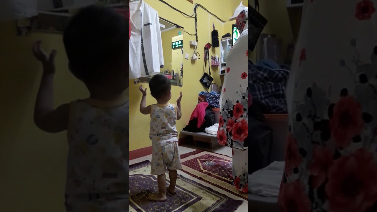Lucu anak kecil ngikutin sholat 