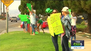 Rallies call for students to return to in-person instruction