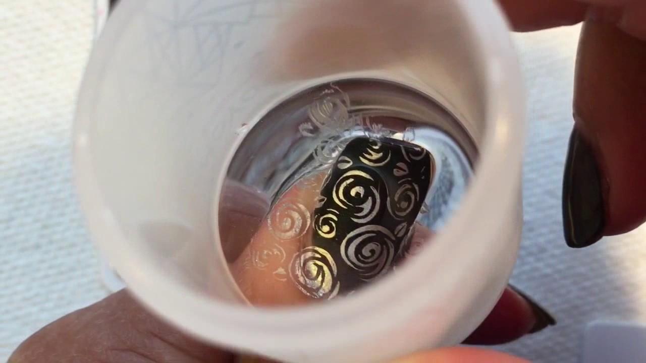 Swirly Silver Roses Over Green Gel Mani